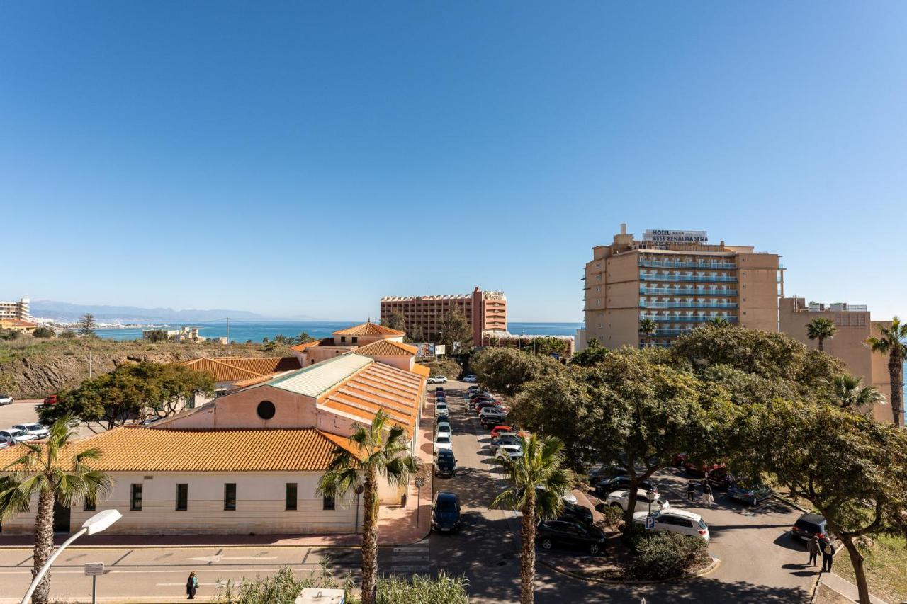 Appartamento Benalmadena Beachfront Retreat Big Balcony And City Sea Views Esterno foto