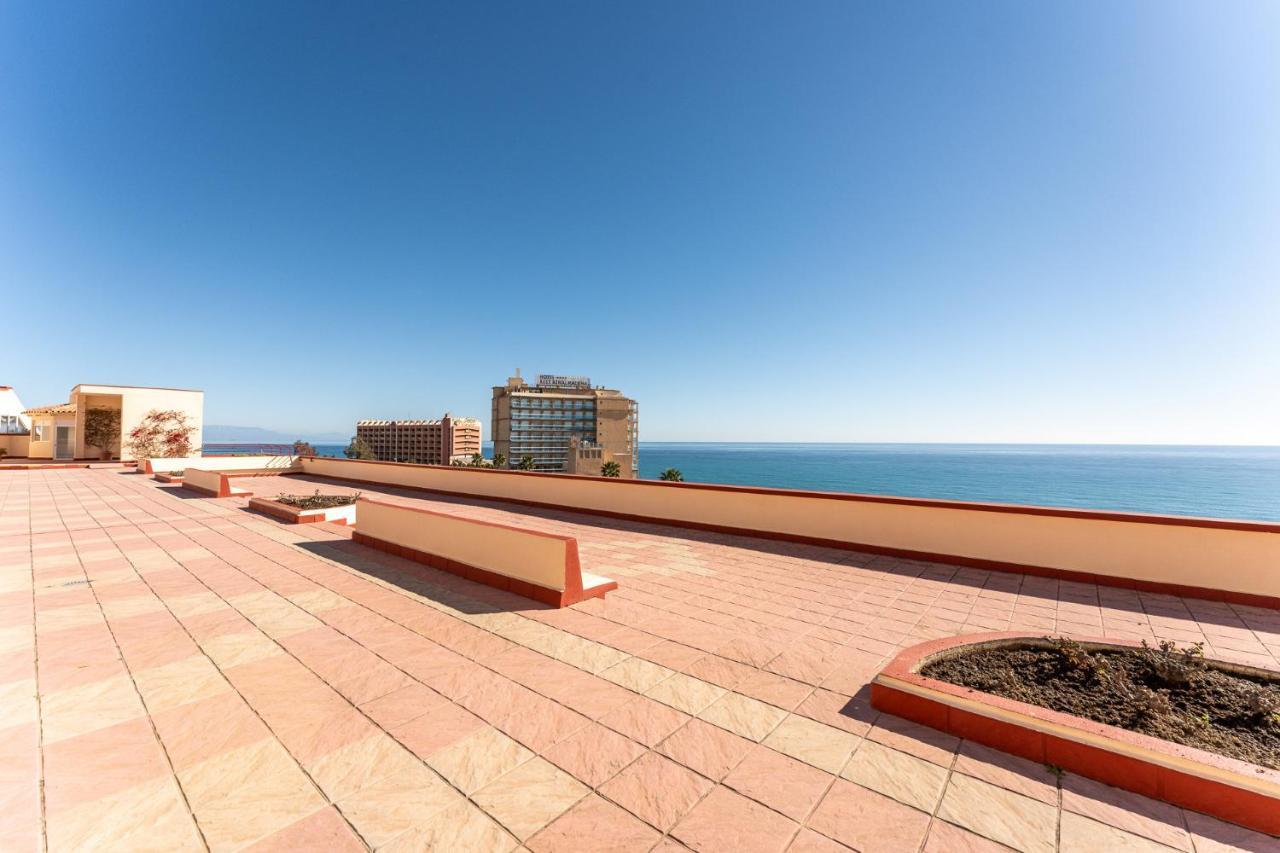 Appartamento Benalmadena Beachfront Retreat Big Balcony And City Sea Views Esterno foto