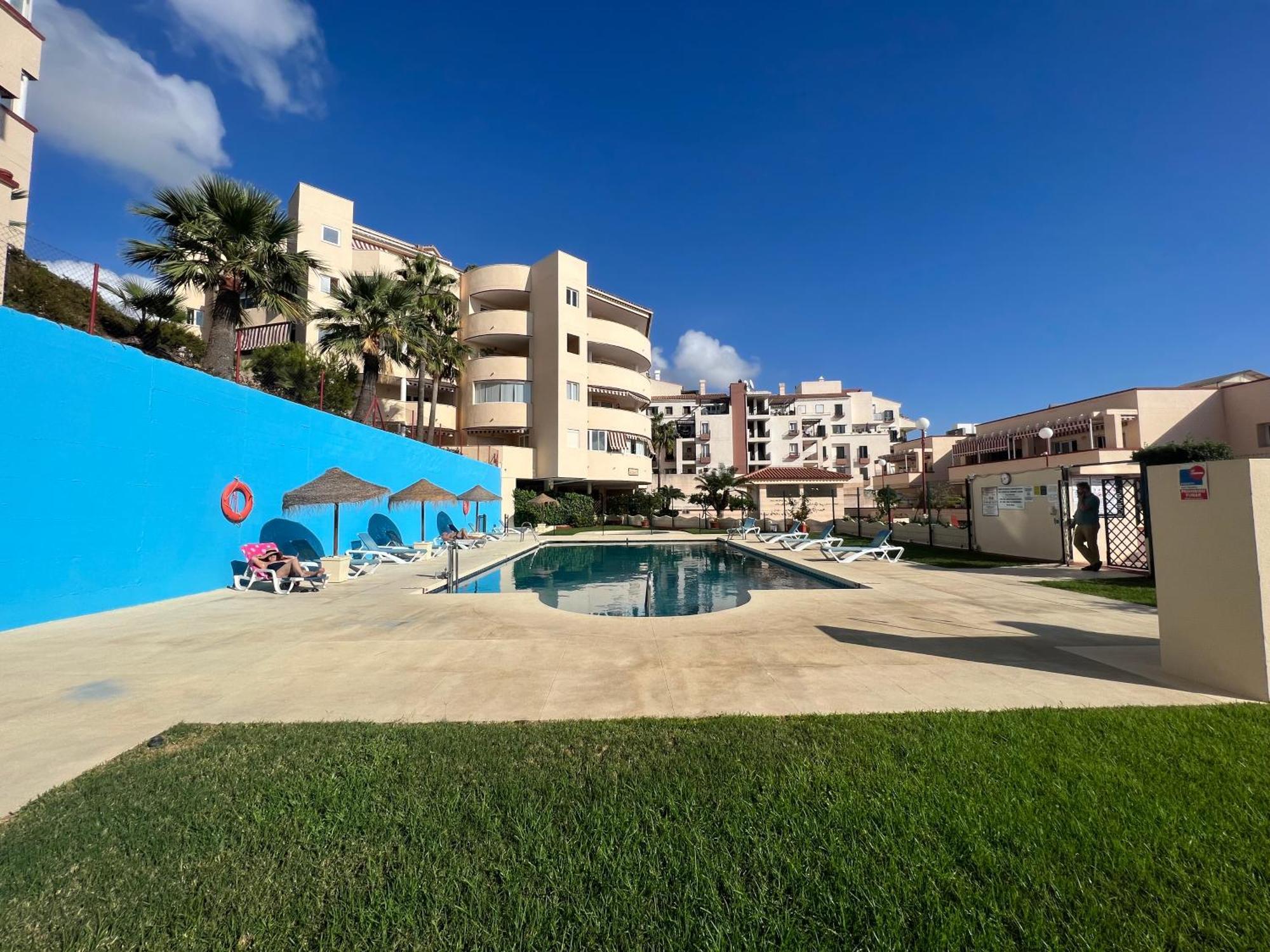 Appartamento Benalmadena Beachfront Retreat Big Balcony And City Sea Views Esterno foto
